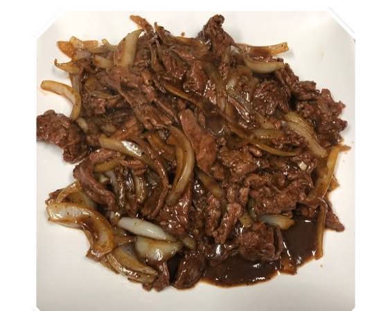 100-Bœuf au poivre noir / Beef with black peppers 黑椒牛肉/Bò xào tiêu đen